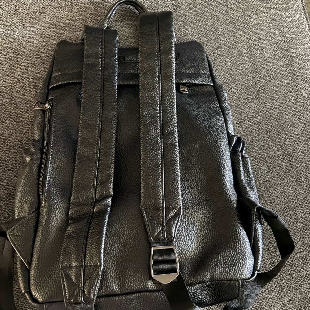 Lug Black Quilted Backpack - Picture 2 of 3